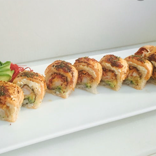 Quemado salmón roll (8 unidades)
